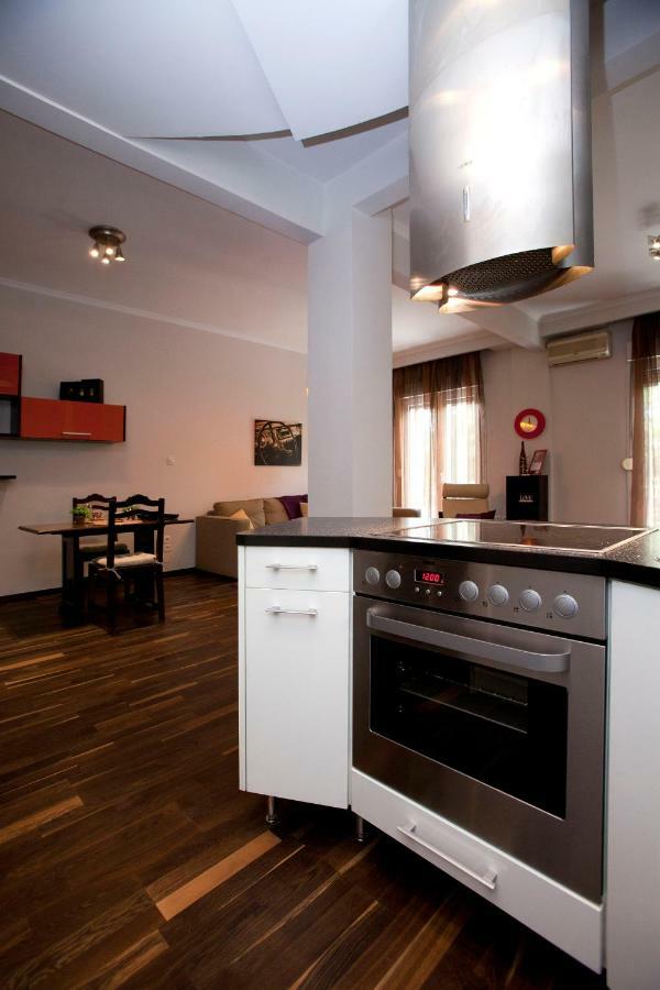 Downtown Apartment เทสซาโลนิกิ ภายนอก รูปภาพ